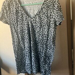 FINAL MARKDOWN Merona Black and White Animal Print V-Neck Top large